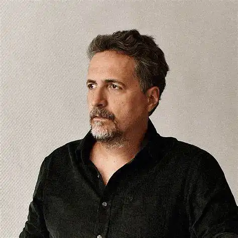 FotoOSomAoRedorDiretor