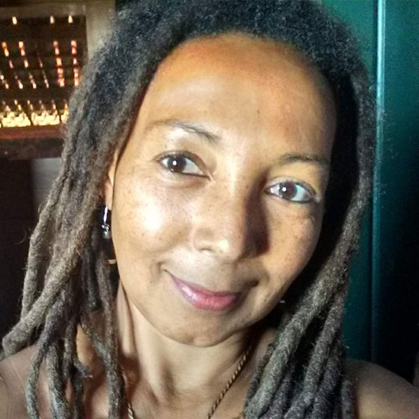 Alzira-Guarda-um-Silencio-DIR